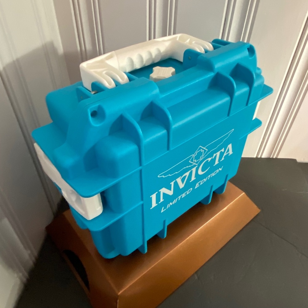 SOLD -INVICTA LIMITED EDITION HARD CASE - Picture 3 of 10